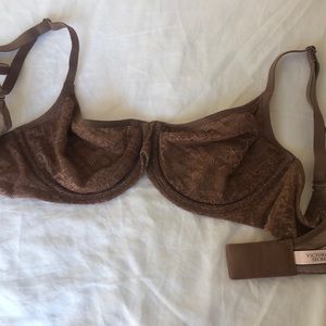 NWOT 34D Body by Victoria demi bra